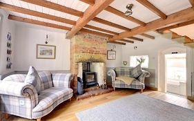 2 Bed In Scarborough Oc-Sa003